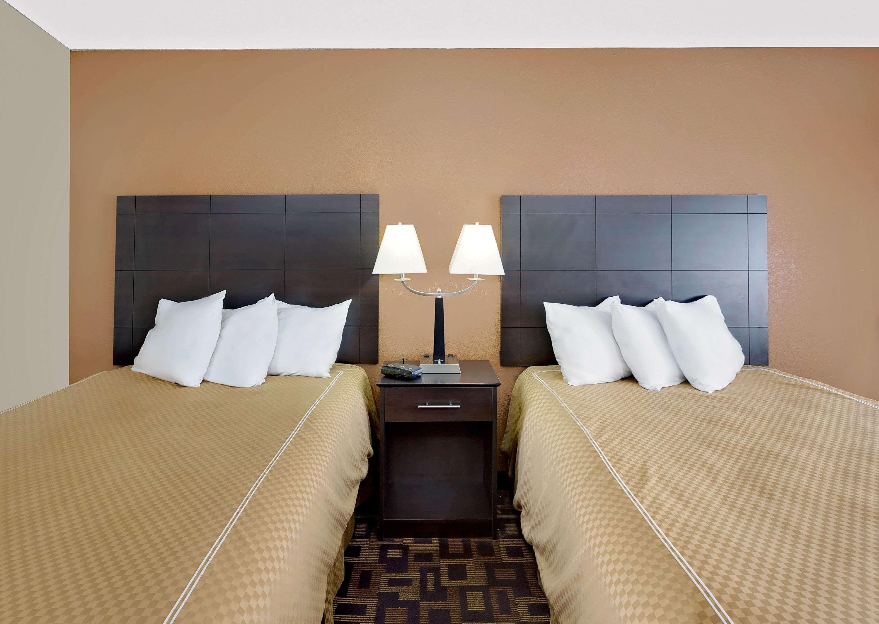 Super 8 By Wyndham Decorah