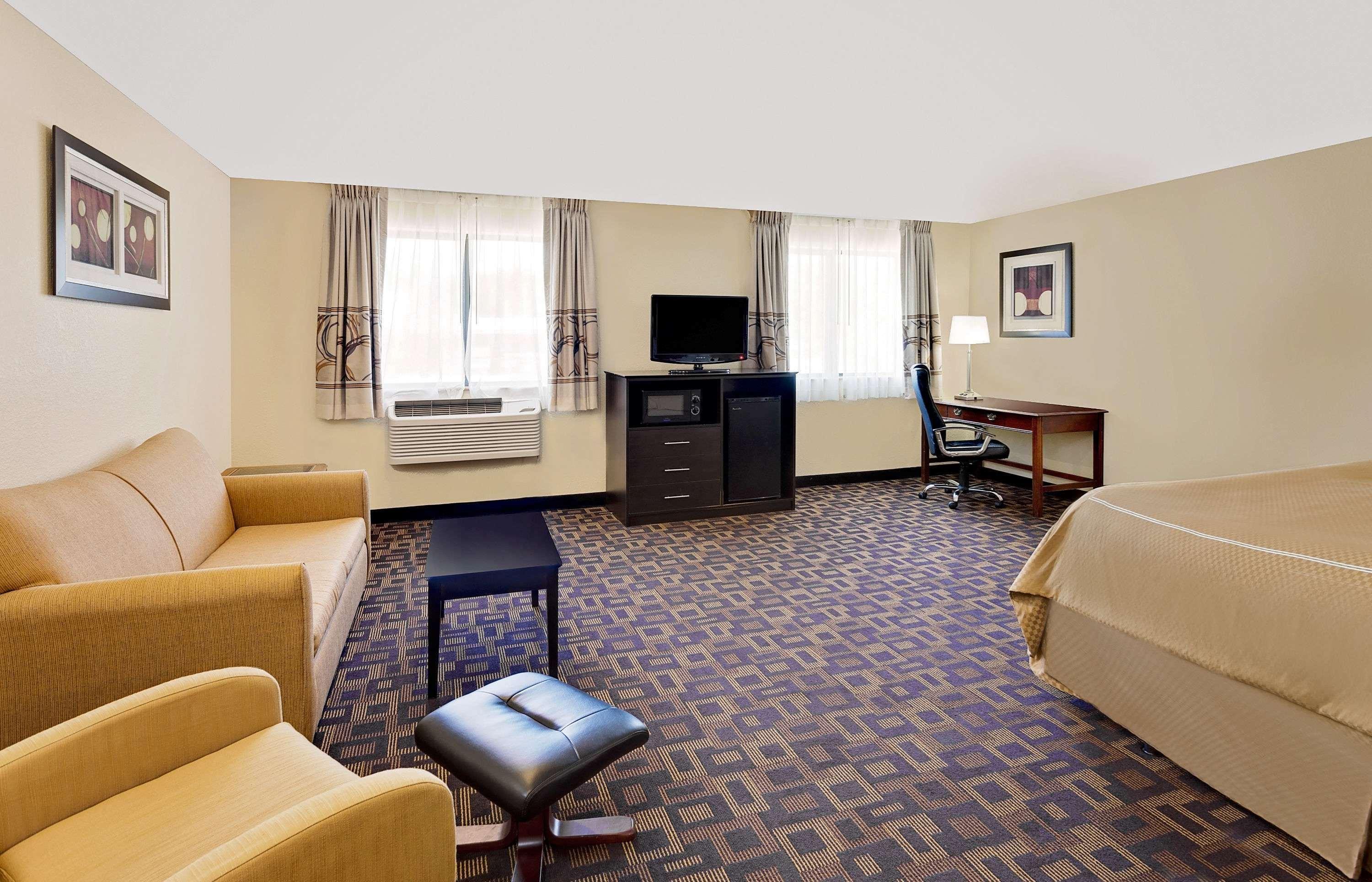 Hotel Super 8 By Wyndham 2*