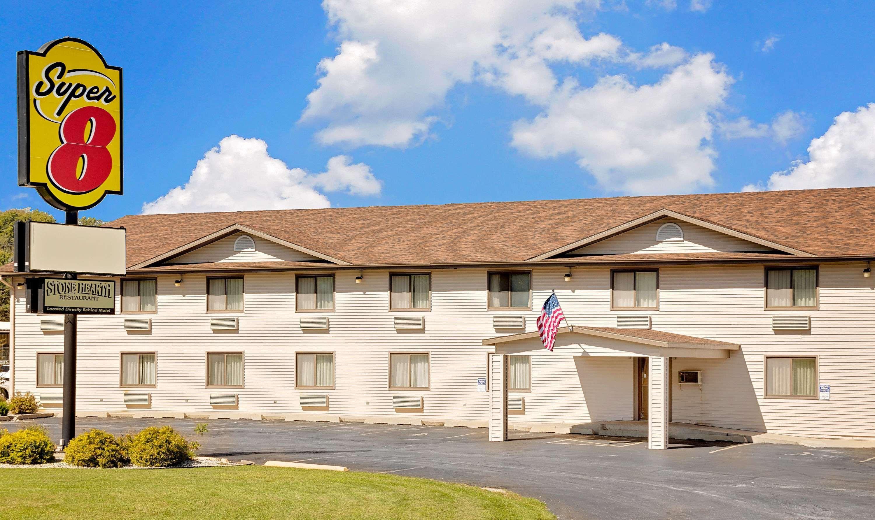 Super 8 By Wyndham Hotel Decorah